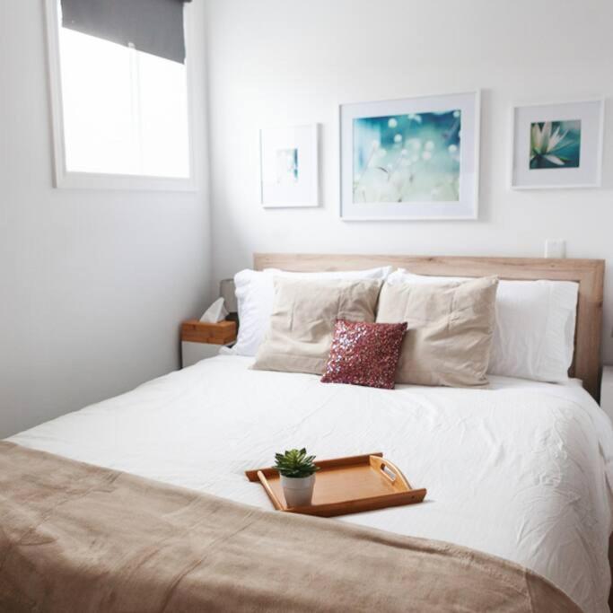 Ferienwohnung Large Upstairs Flat In Downtown Century Building Belleville Exterior foto