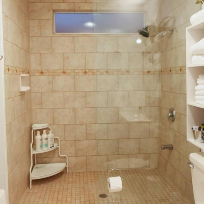 Ferienwohnung Large Upstairs Flat In Downtown Century Building Belleville Exterior foto