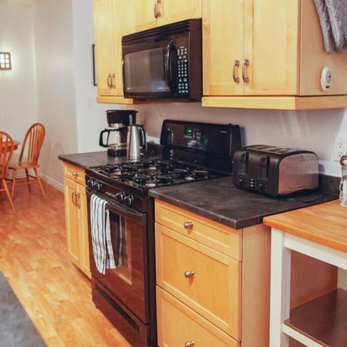 Ferienwohnung Large Upstairs Flat In Downtown Century Building Belleville Exterior foto