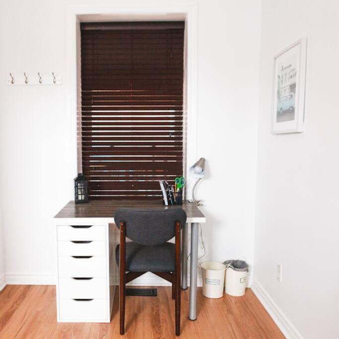 Ferienwohnung Large Upstairs Flat In Downtown Century Building Belleville Exterior foto